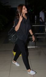 Anushka Sharma snapped at airport in Mumbai on 23rd May 2016
